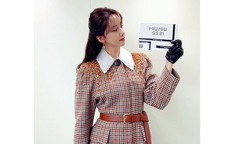 Gambar Cantiknya Yoona Memunculkan Kekaguman Ketika Menghadiri Acara Fashion Show MiuMiu 1 - KTIZEN.COM