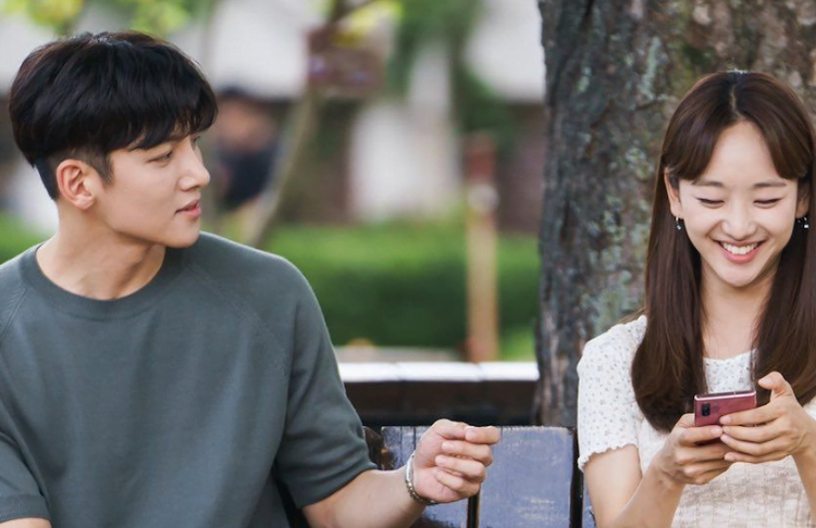 Gambar Rekomendasi Drama Korea dengan Kisah Cinta tak Biasa 6 - KTIZEN.COM