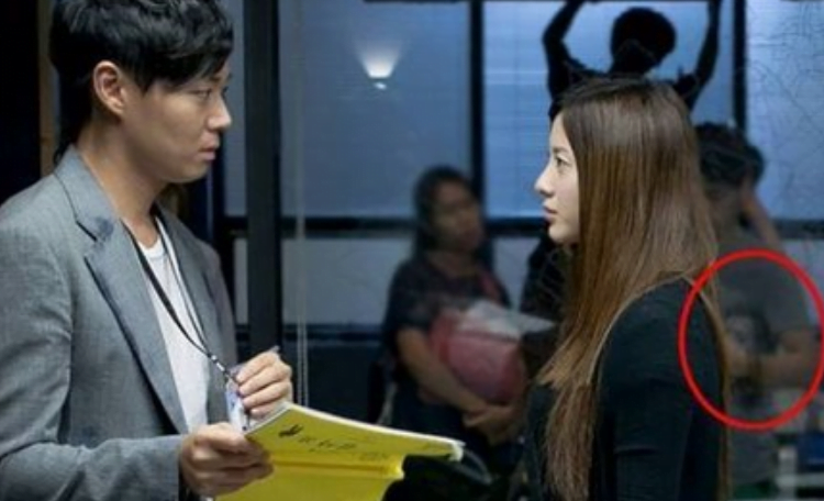 Gambar Menghebohkan! Inilah Penampakan Hantu yang Terekam di MV K-Pop dan Serial Drama 5 - KTIZEN.COM