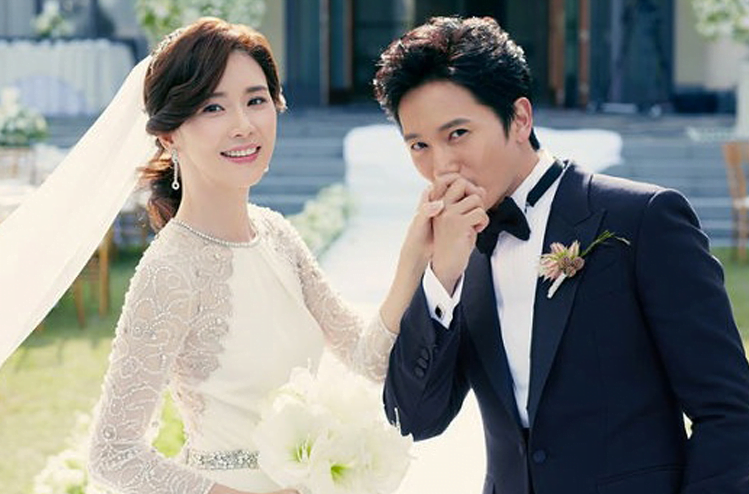 Gambar Pasangan Artis Korea yang Terlihat Romantis Layaknya d dalam Serial Drama 5 - KTIZEN.COM
