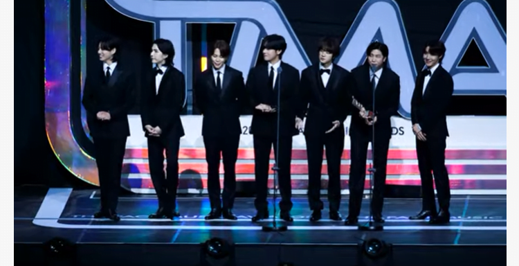 Gambar BTS Comeback Mengguncang Panggung ! Moment Datangnya Uri Bangtan ke Acara The Fact Music Award 6 - KTIZEN.COM